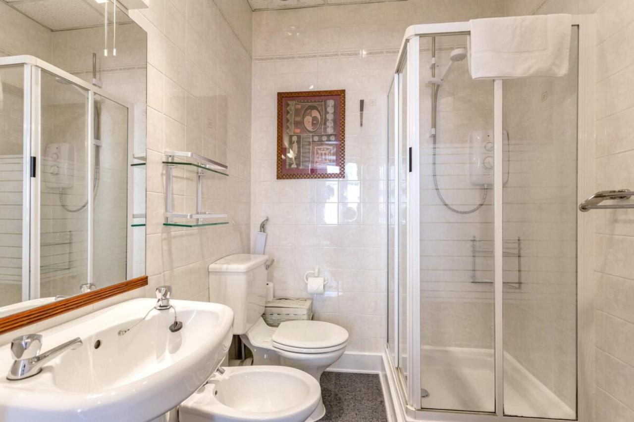 Cozy 2 Bedroom Apartment At Heart Of The Edimburgo Esterno foto