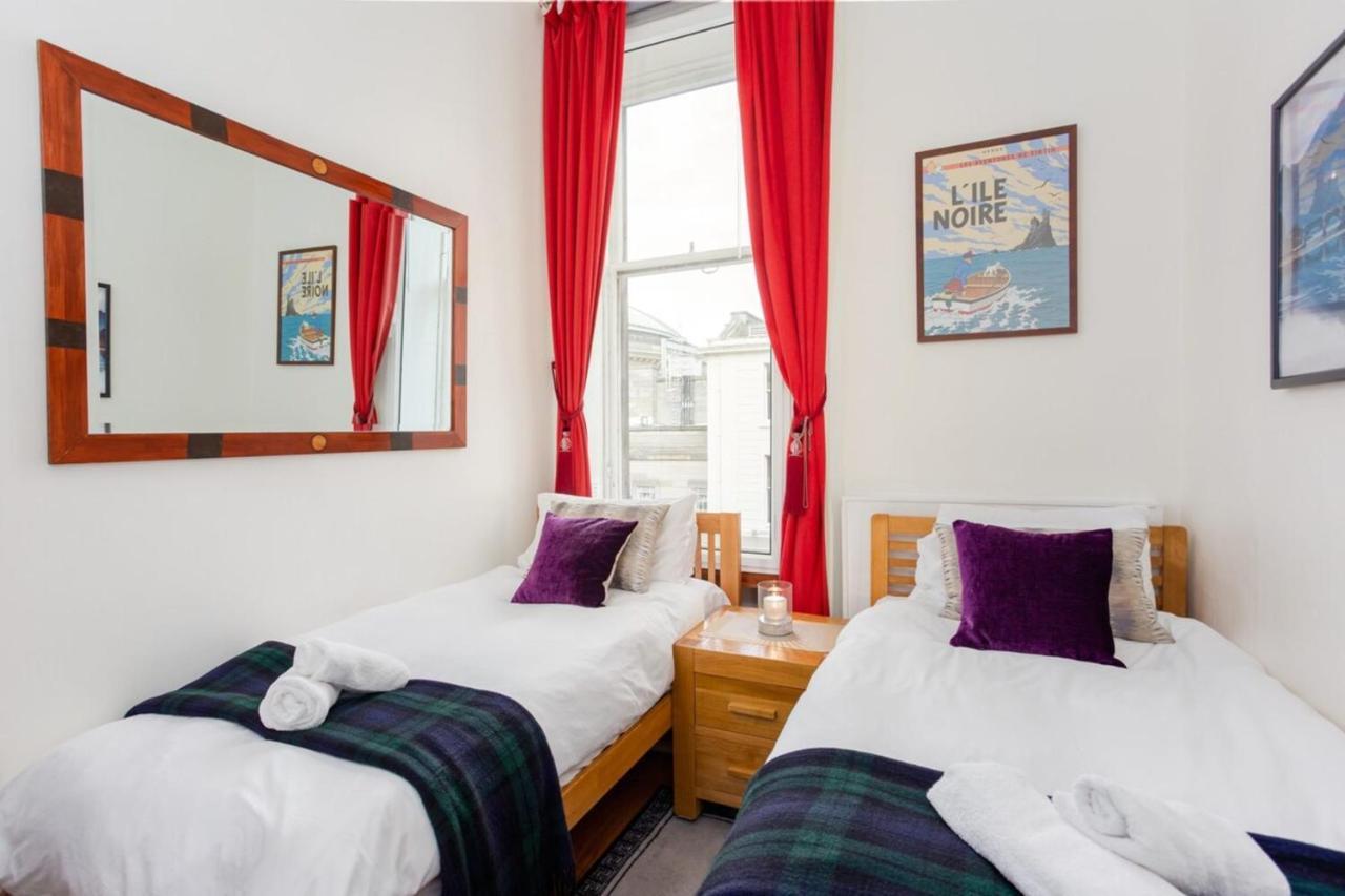 Cozy 2 Bedroom Apartment At Heart Of The Edimburgo Esterno foto