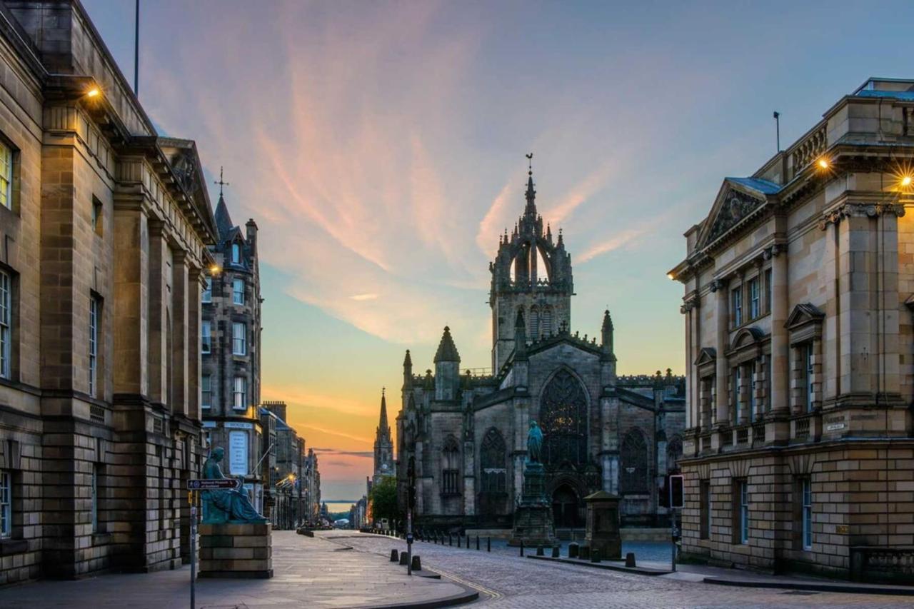 Cozy 2 Bedroom Apartment At Heart Of The Edimburgo Esterno foto